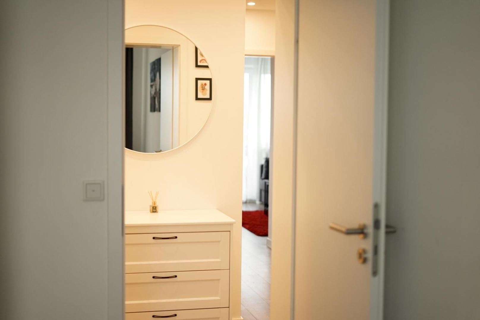 Moeblierte 3-Zimmer-Wohnung Nahe Duesseldorf In Duisburg-Sued Esterno foto