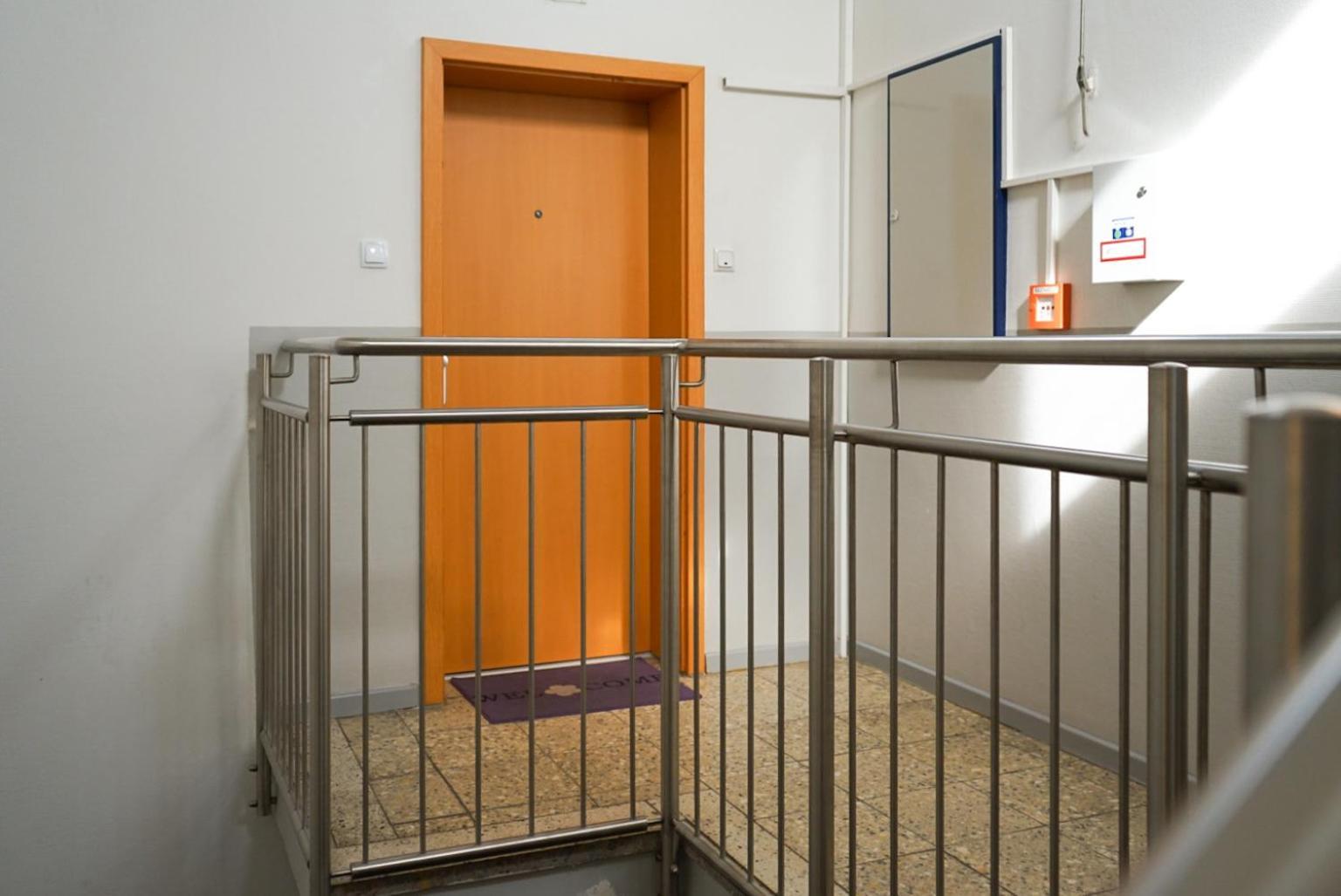 Moeblierte 3-Zimmer-Wohnung Nahe Duesseldorf In Duisburg-Sued Esterno foto