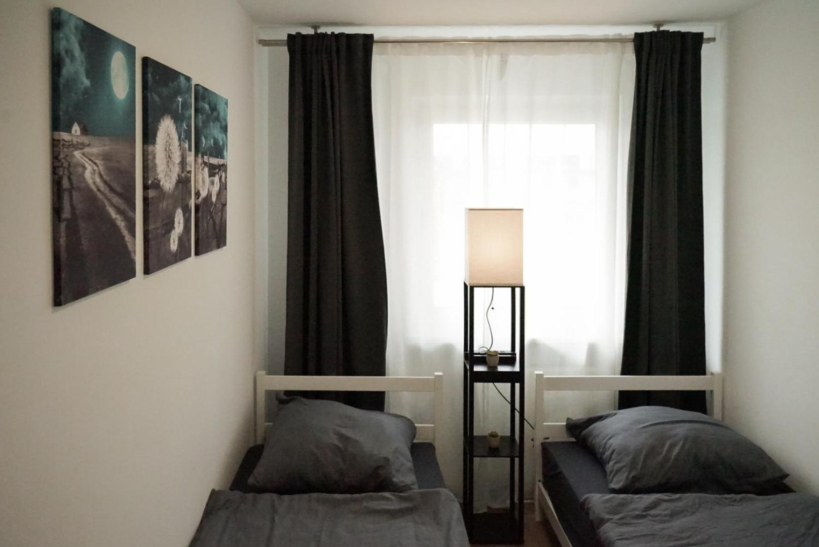 Moeblierte 3-Zimmer-Wohnung Nahe Duesseldorf In Duisburg-Sued Esterno foto