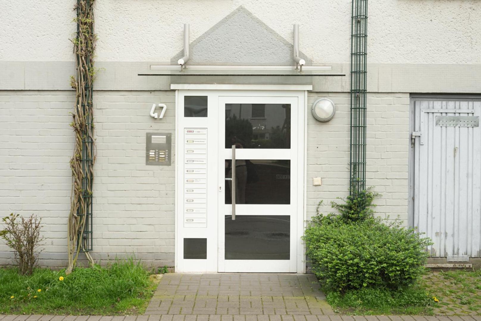 Moeblierte 3-Zimmer-Wohnung Nahe Duesseldorf In Duisburg-Sued Esterno foto